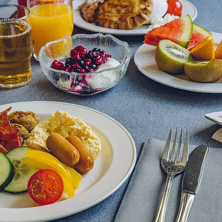 Summer Tott Hotel 2*